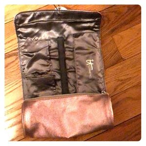 IT Cosmetics travel make-up bag